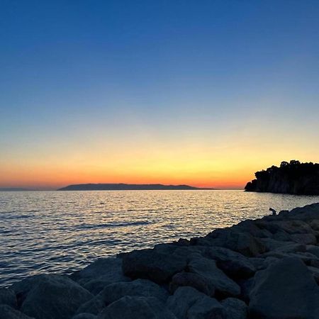 Luxurious Holiday Home In Makarska With Jacuzzi Εξωτερικό φωτογραφία