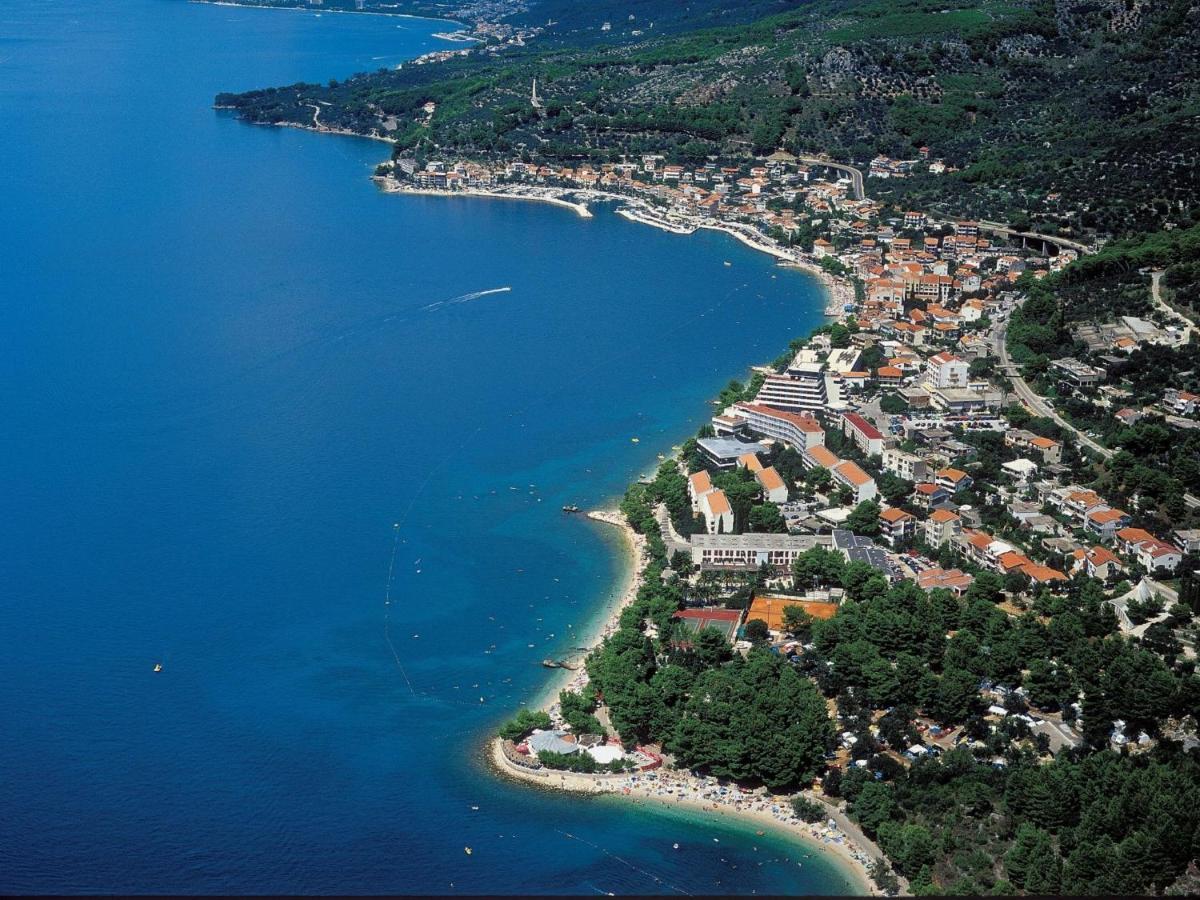 Luxurious Holiday Home In Makarska With Jacuzzi Εξωτερικό φωτογραφία