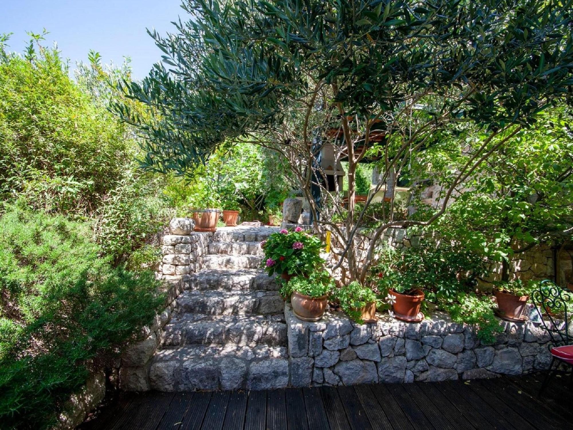 Luxurious Holiday Home In Makarska With Jacuzzi Εξωτερικό φωτογραφία