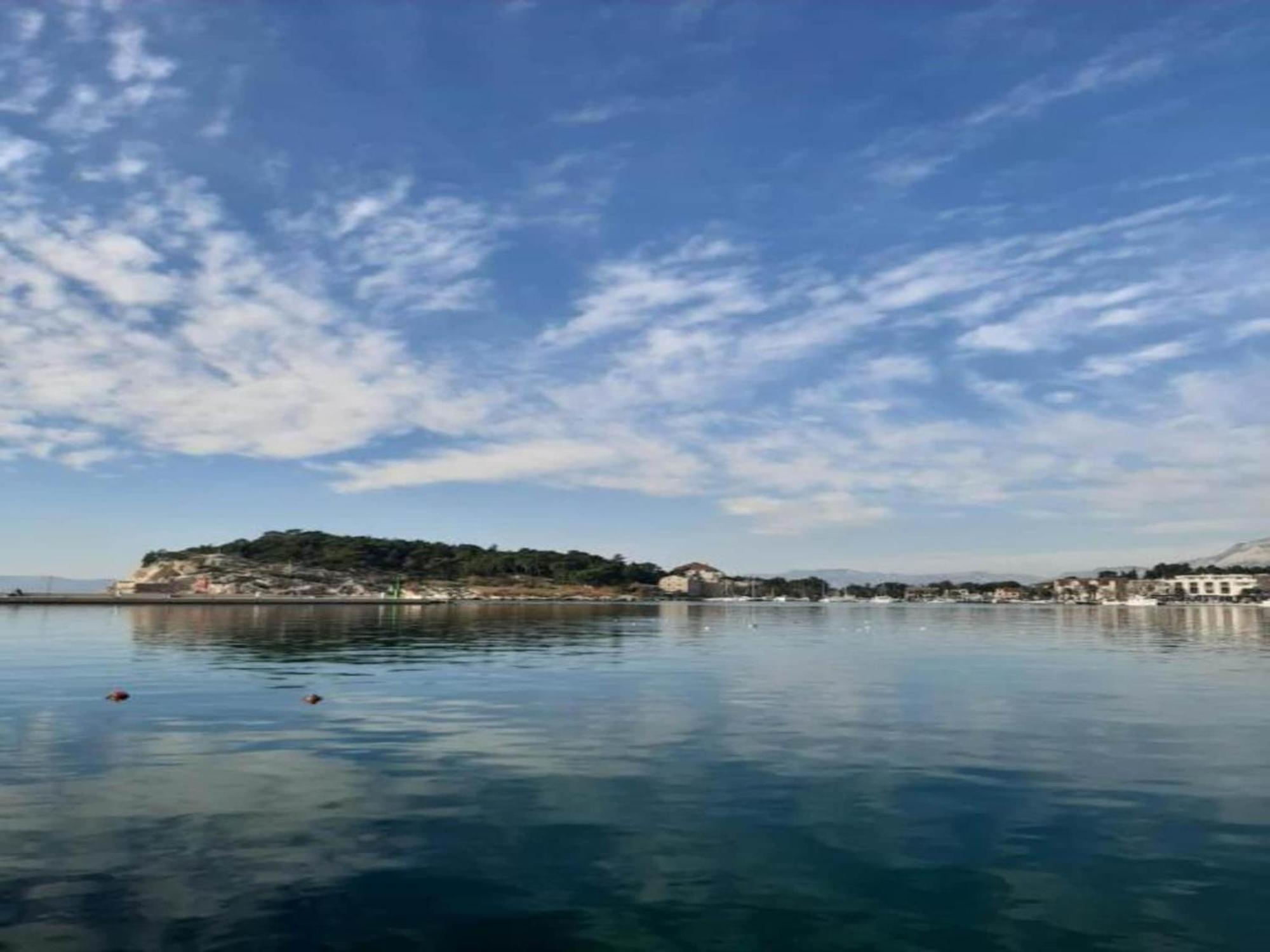 Luxurious Holiday Home In Makarska With Jacuzzi Εξωτερικό φωτογραφία