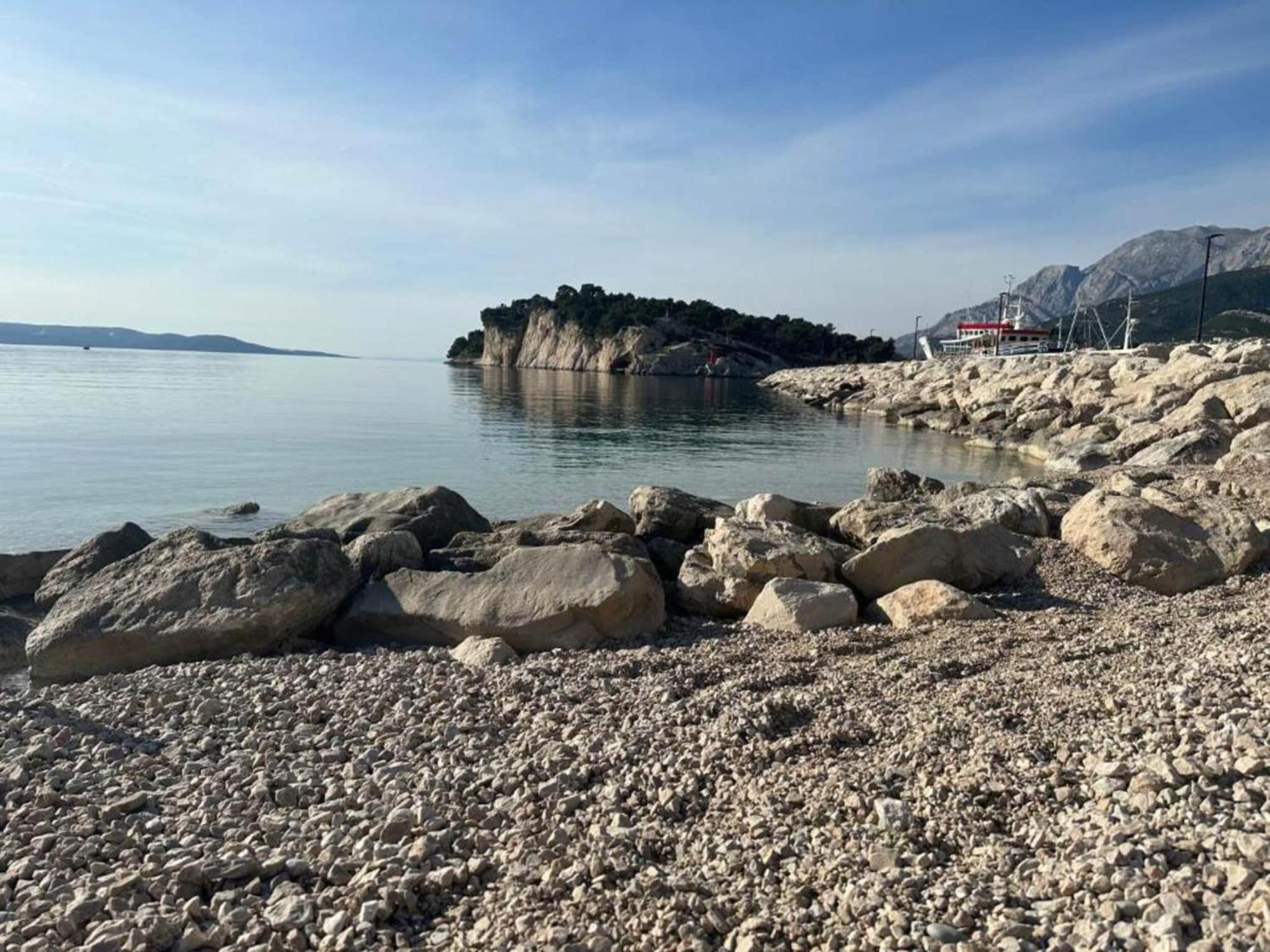Luxurious Holiday Home In Makarska With Jacuzzi Εξωτερικό φωτογραφία