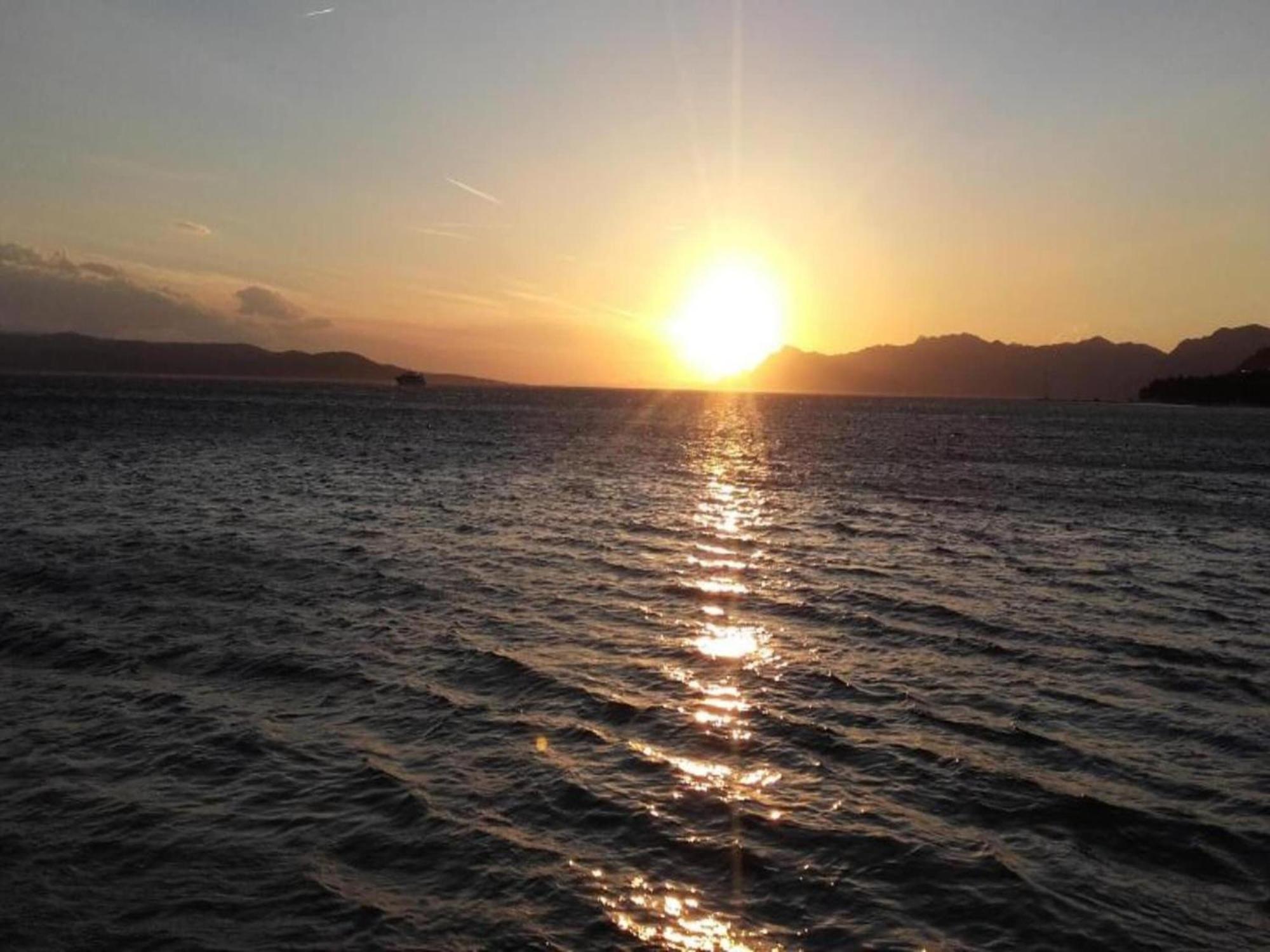 Luxurious Holiday Home In Makarska With Jacuzzi Εξωτερικό φωτογραφία